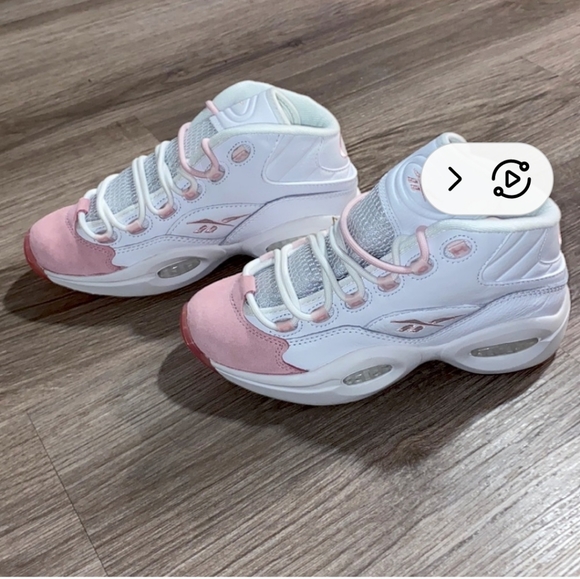 Shoes - Picture 2 of 4